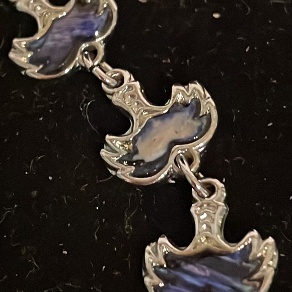 Vintage silver tone bracelet with 11 Abalone shell links & 33 Austrian crystals - Picture 7 of 14